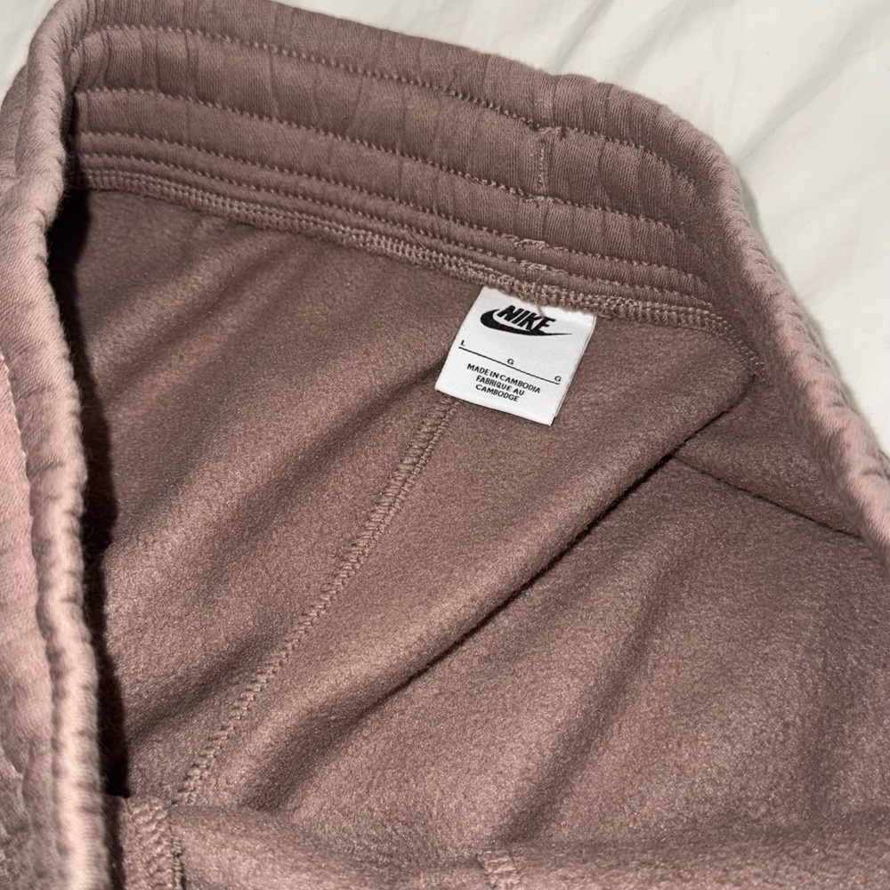 Nike Phoenix Fleece tapered sweatpants in brown - Picture 7 of 7